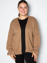 Kort cardigan med flæsekant